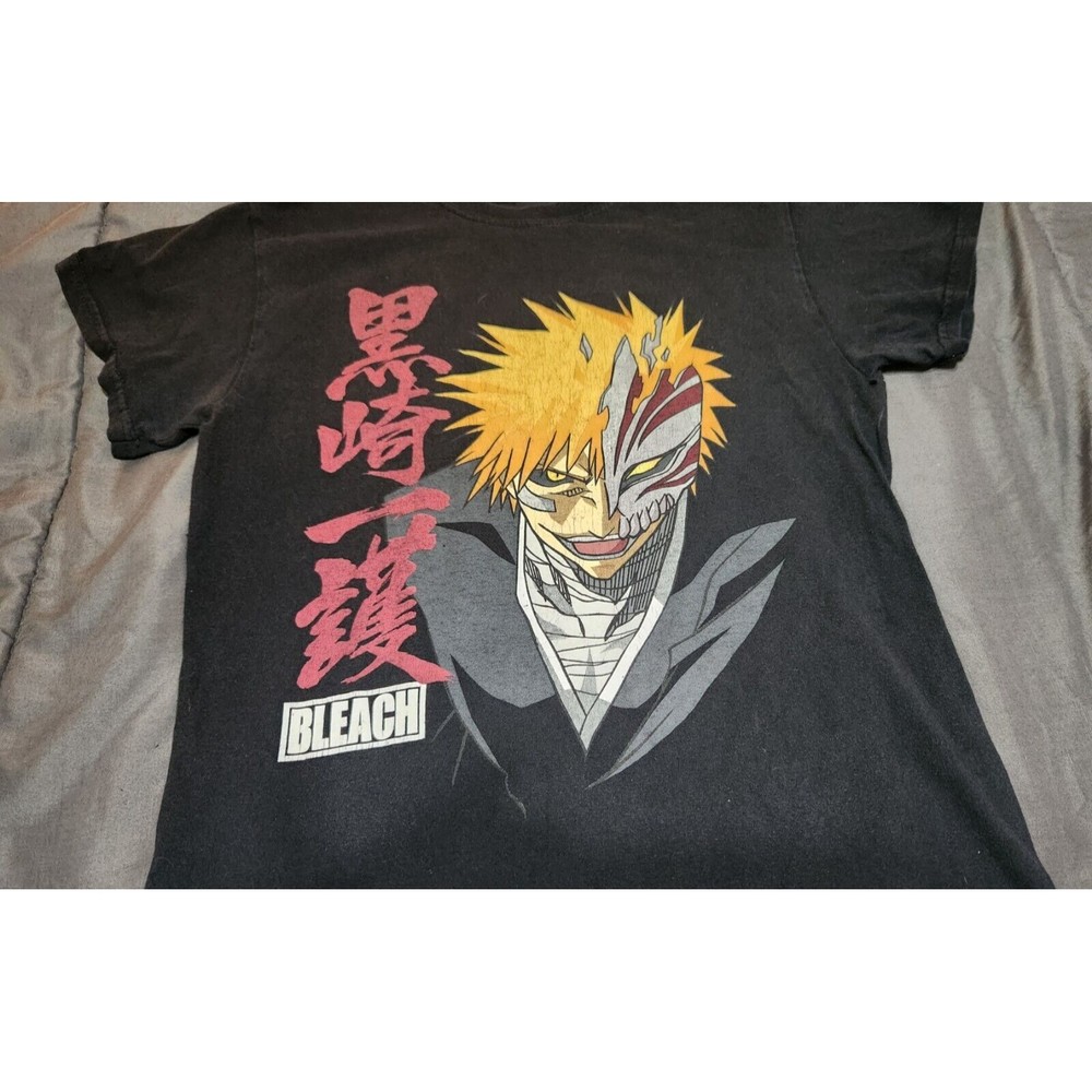 Bleach Anime Manga Ichigo T-Shirt Men's Small  Graphic Crew Neck Black 18w X 25L